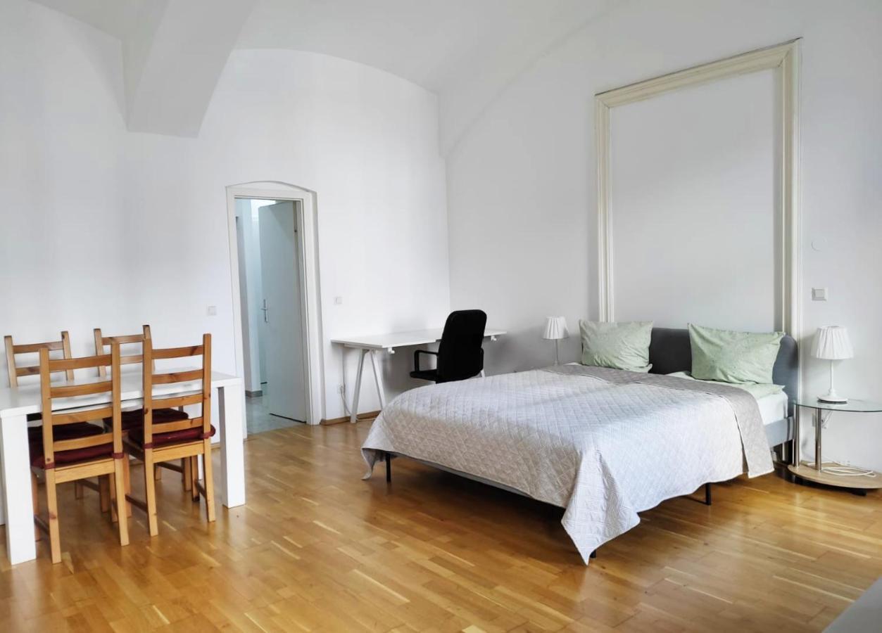 Apartamento Lovely Modern Historical 1-bedroom