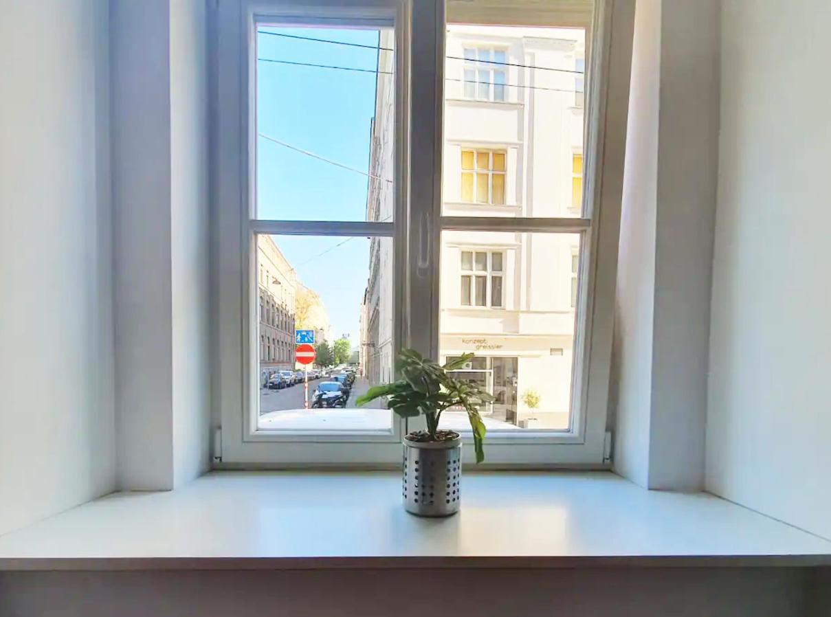 Lovely Modern Historical 1-bedroom * Viena